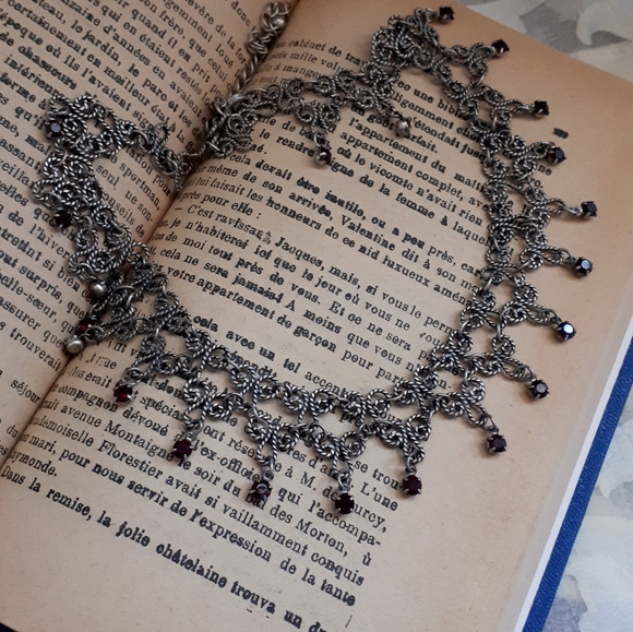 Vintage silver tone choker, short length necklace - Picture 9 of 10